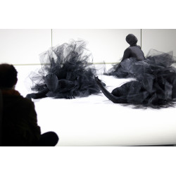 O Corpo Nunca Existe em Si Mesmo 