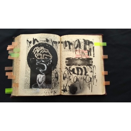 Inserções com carimbo em livros de religião 1