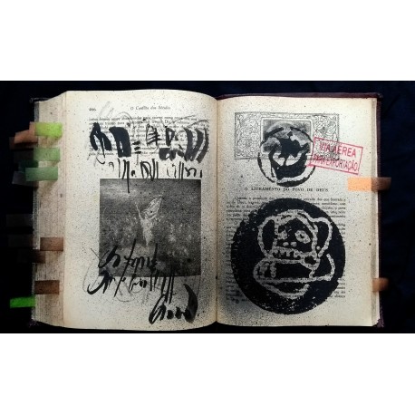 Inserções com carimbo em livros de religião 2